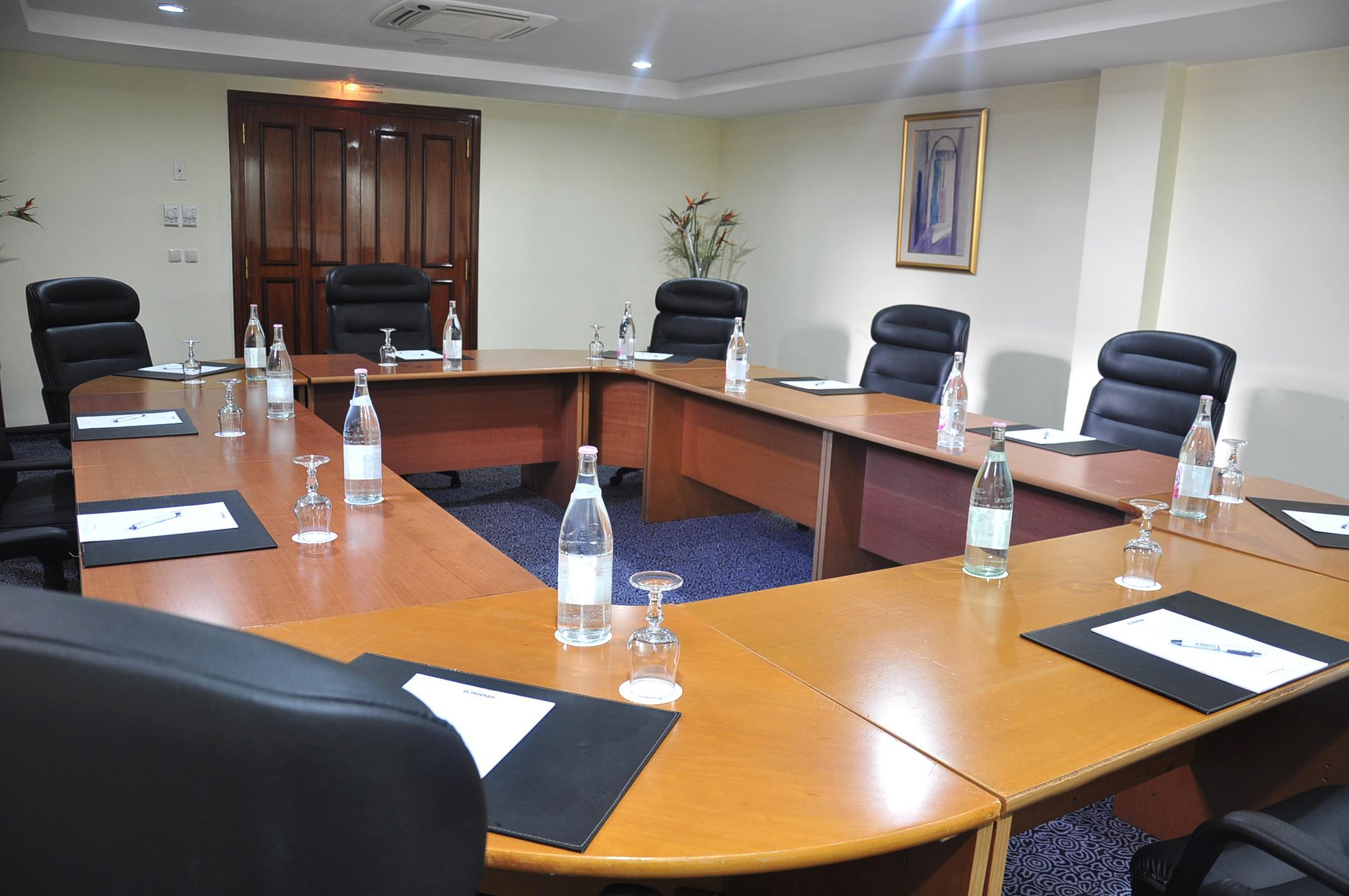 El Mouradi Gammarth Hotel Екстериор снимка A boardroom at a hotel