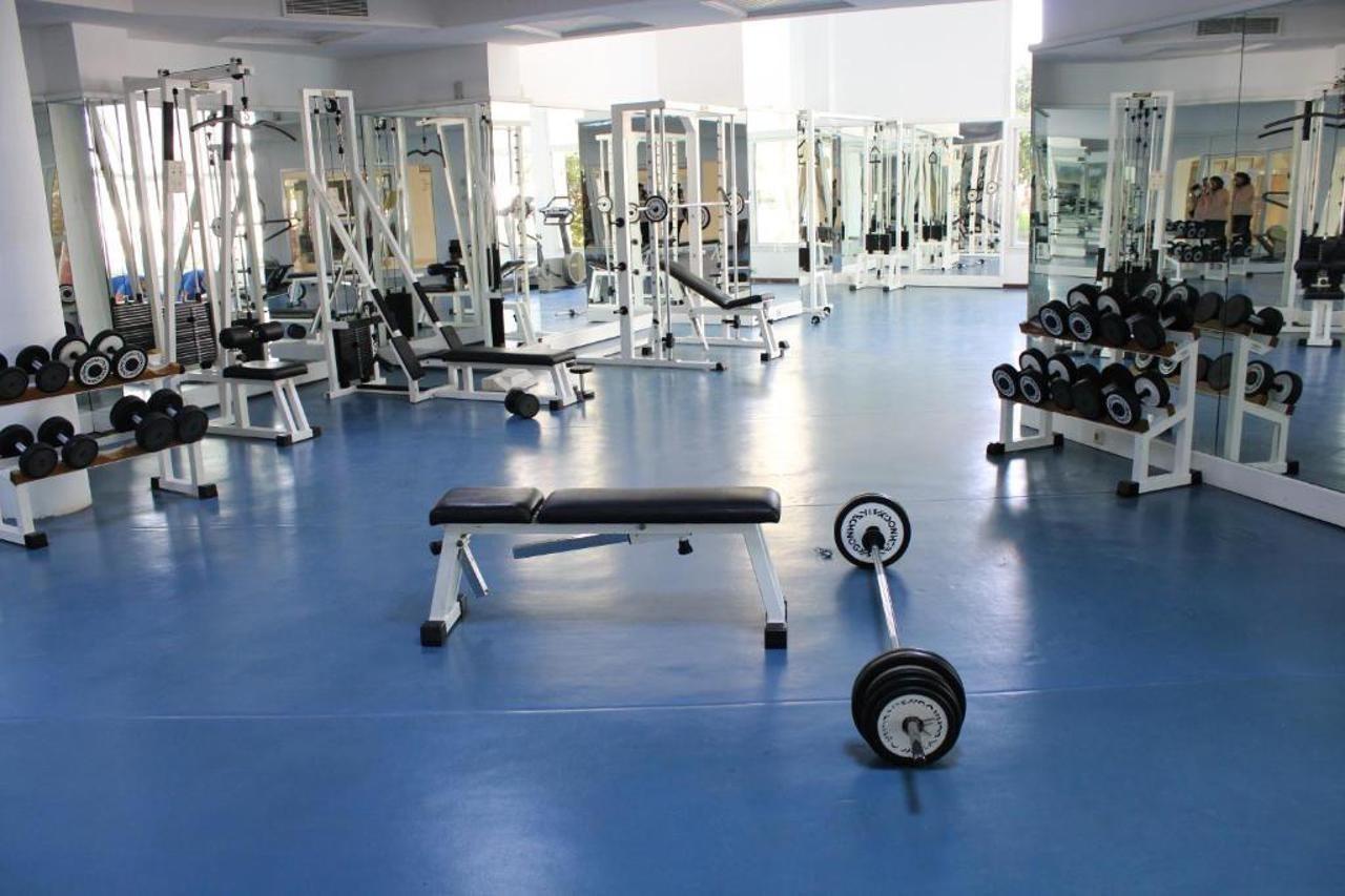 El Mouradi Gammarth Hotel Екстериор снимка A typical gym
