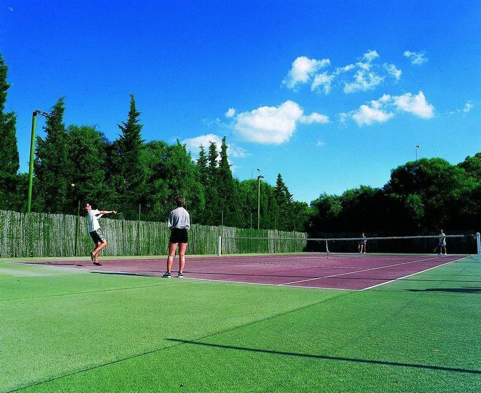 El Mouradi Gammarth Hotel Екстериор снимка Tennis at the University of Roehampton