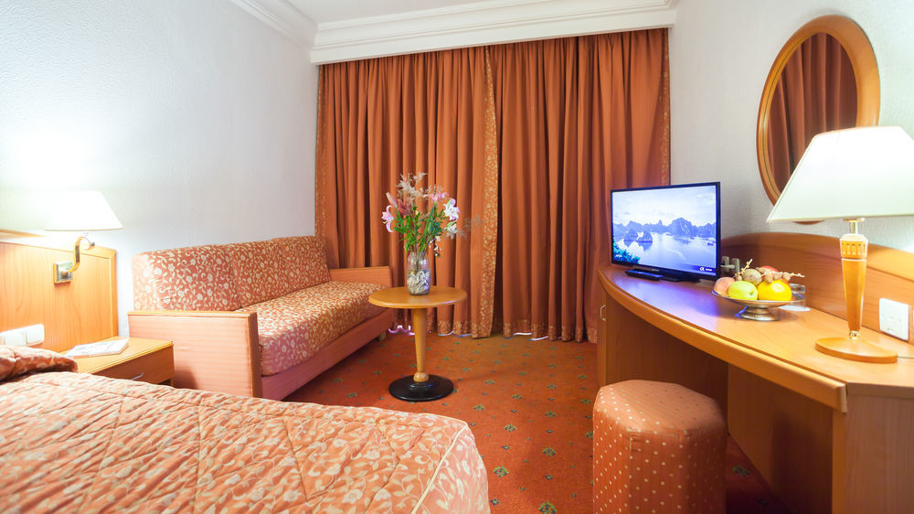 El Mouradi Gammarth Hotel Екстериор снимка A room at the hotel